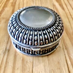 Vintage Silver Plated Round Jewelry Trinket Box With Hinged Lid Lined 5”x 2.5”